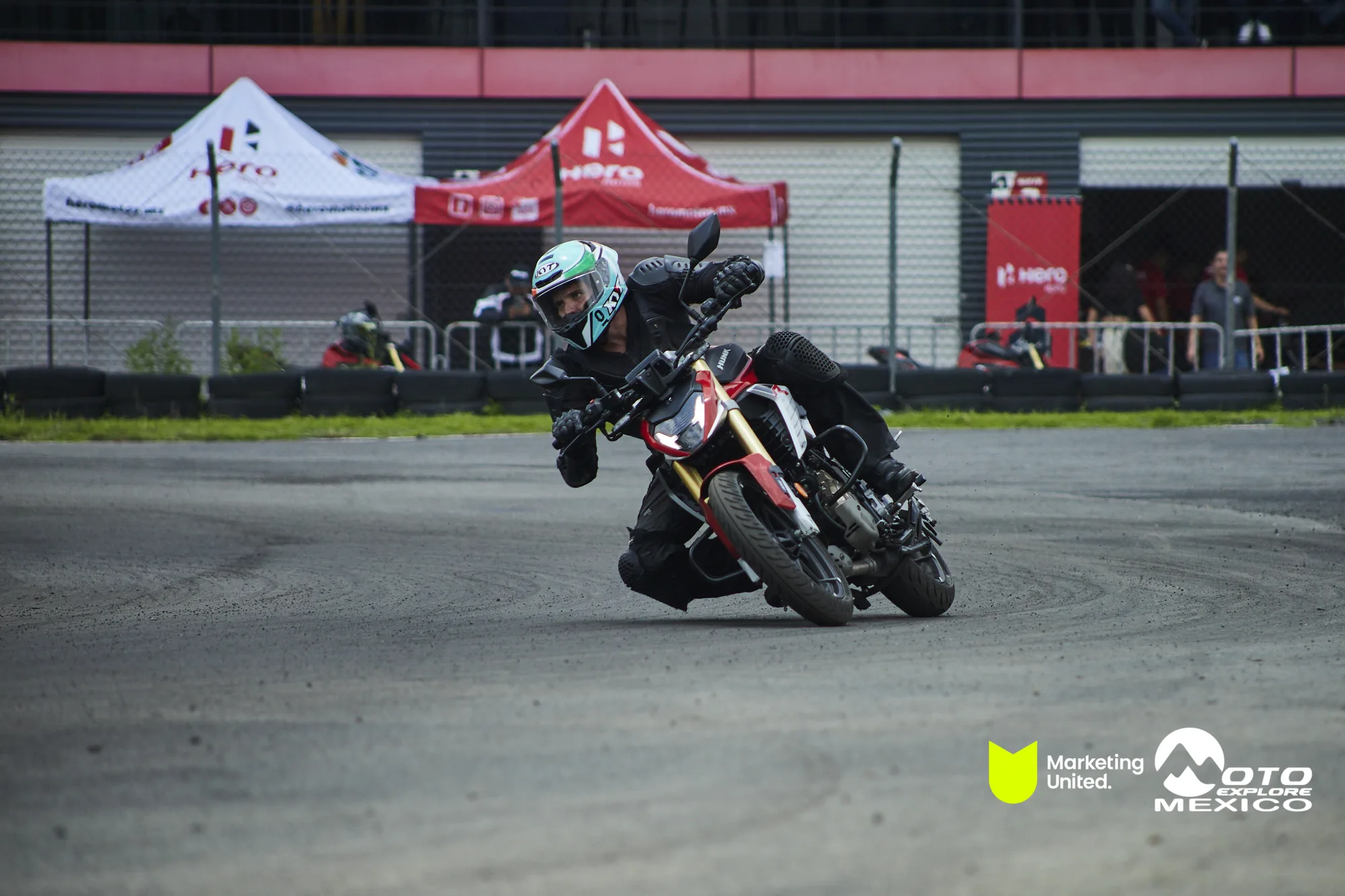 HUNK TRACKDAY 144